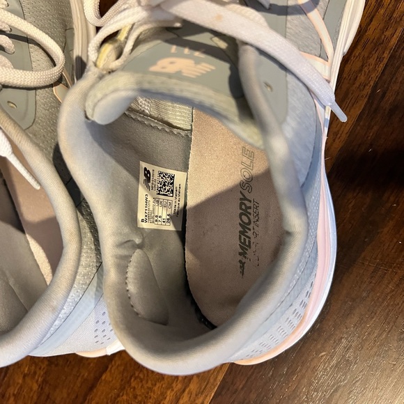 New Balance 711 Sneakers - Picture 4 of 6